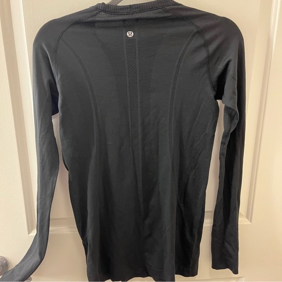 Lululemon Black Swiftly Tech Long Sleeve w/ Reflectors - Picture 2 of 4